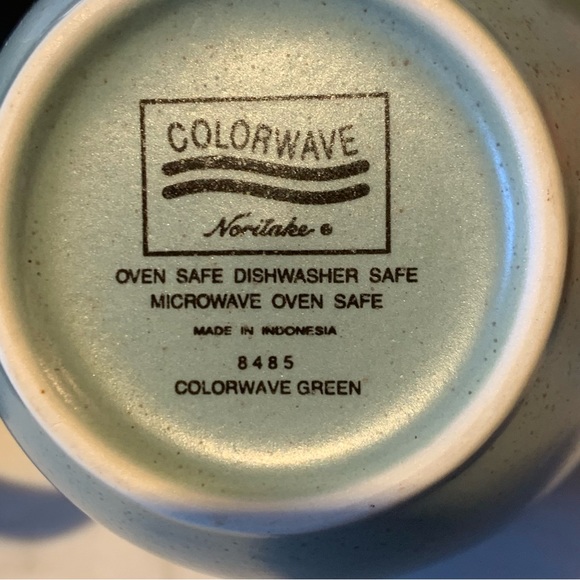 Noritake Colorwave Stoneware 12 oz mugs - set of 4 - Picture 8 of 10
